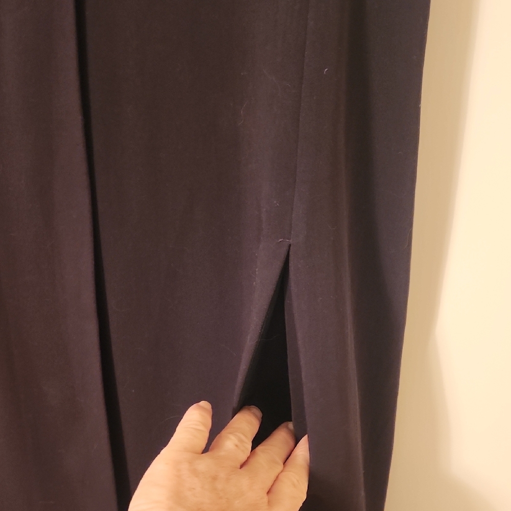 Vince Elegant Black Sleeveless Dress- With Pockets - Picture 4 of 6